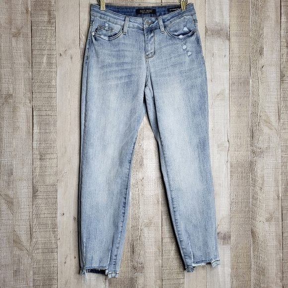 Judy Blue Boyfriend Fit Jeans. Size 27 Waist. Light Blue Distressed Denim - Picture 1 of 10